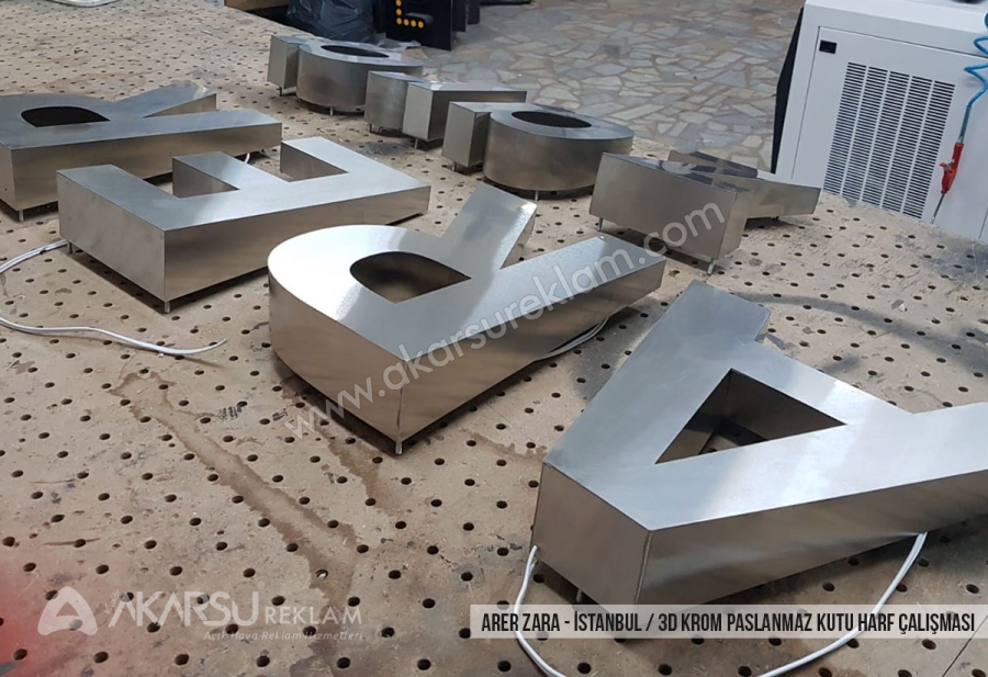Arer Zara İstanbul - 3D Krom Paslanmaz Kutu Harf Çalışması